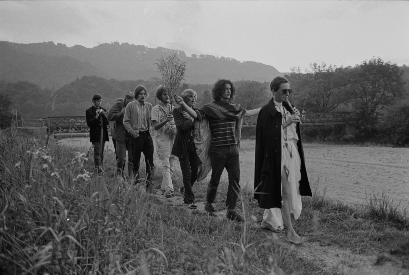 Am 26/27 August versammelten sich ca 3000 Menschen .Zu ersten öffentlichen Summer of Love